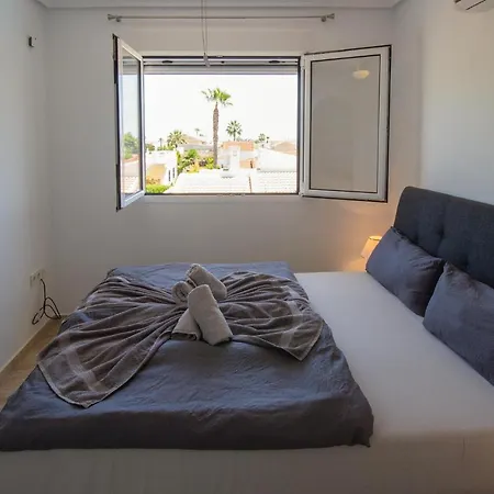 Amazing In Ciudad Quesada-rojales With Wifi Vakantiehuis Rojales
